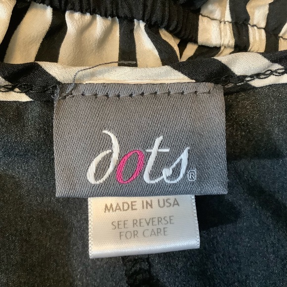 Dots blouse white and black size Large. - Picture 5 of 9